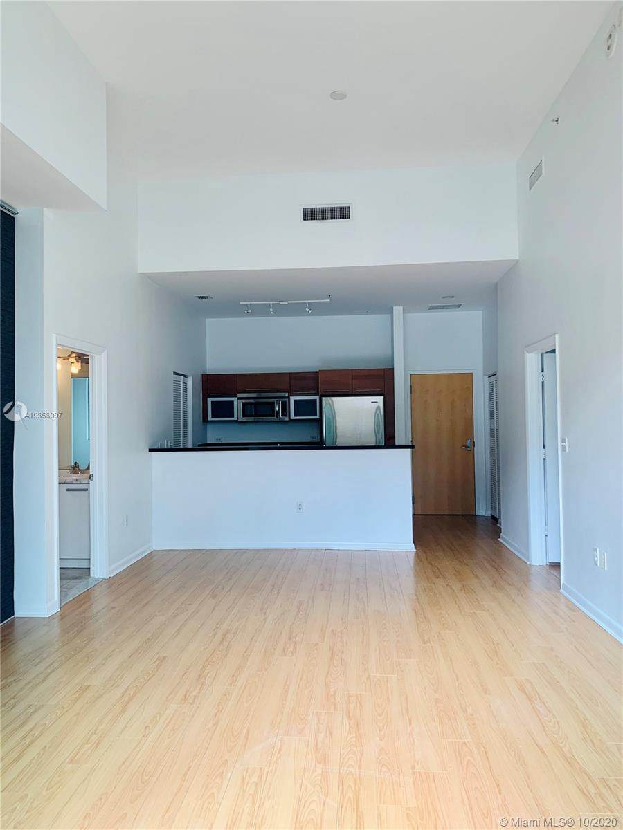 253 2nd St - Photo 1