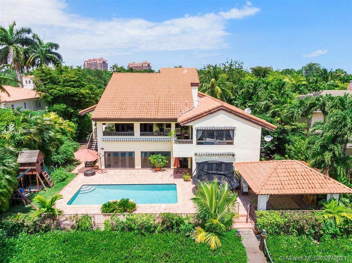 7260 Lago Dr - Photo 1