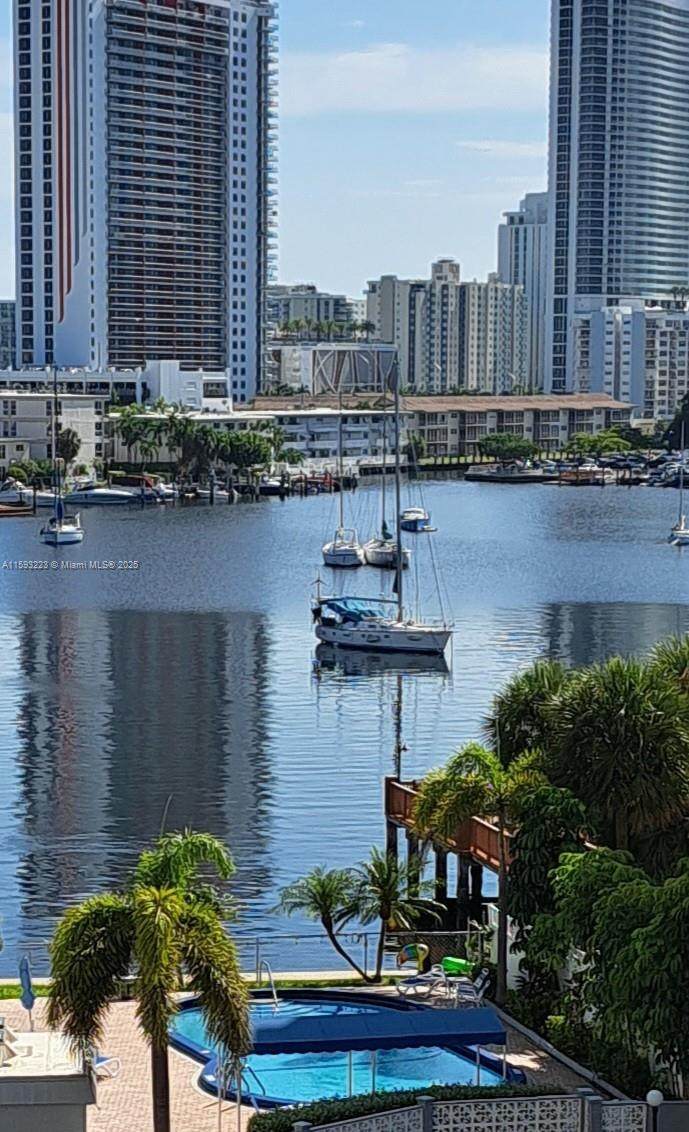 https://bt-photos.global.ssl.fastly.net/miami/1280_boomver_4_A11593223-2.jpg