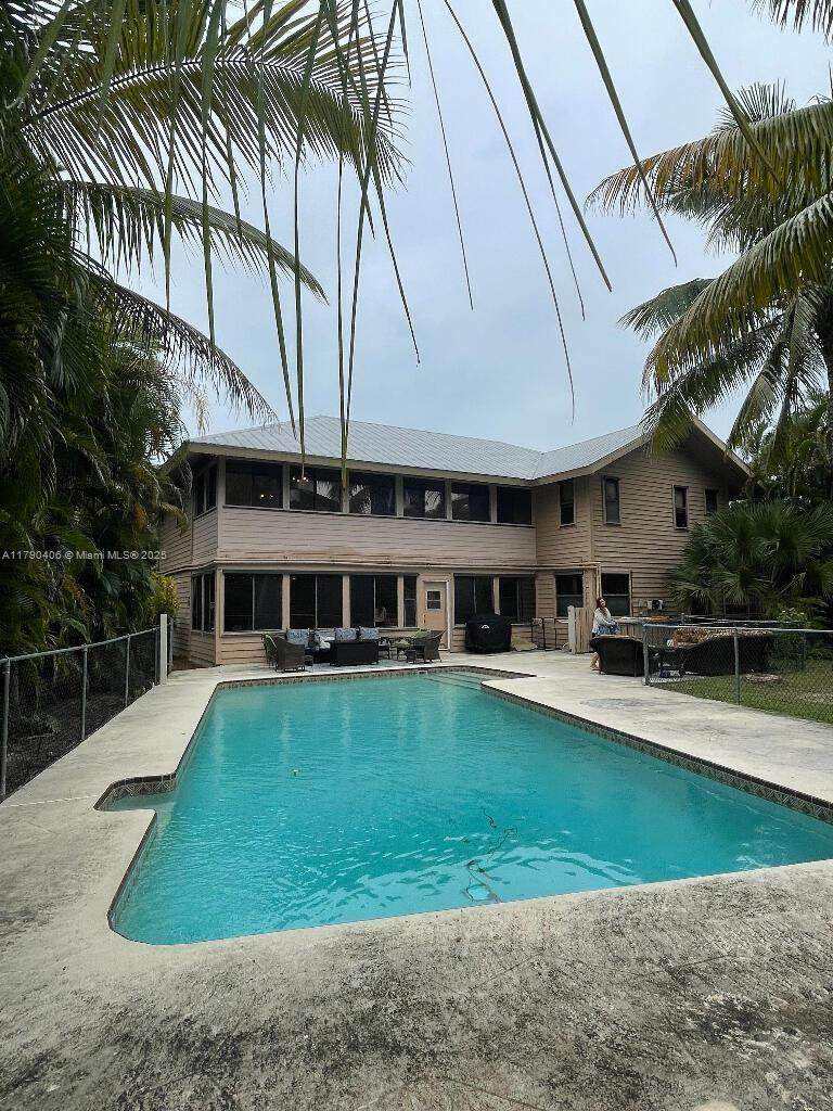 https://bt-photos.global.ssl.fastly.net/miami/orig_boomver_4_A11790406-2.jpg
