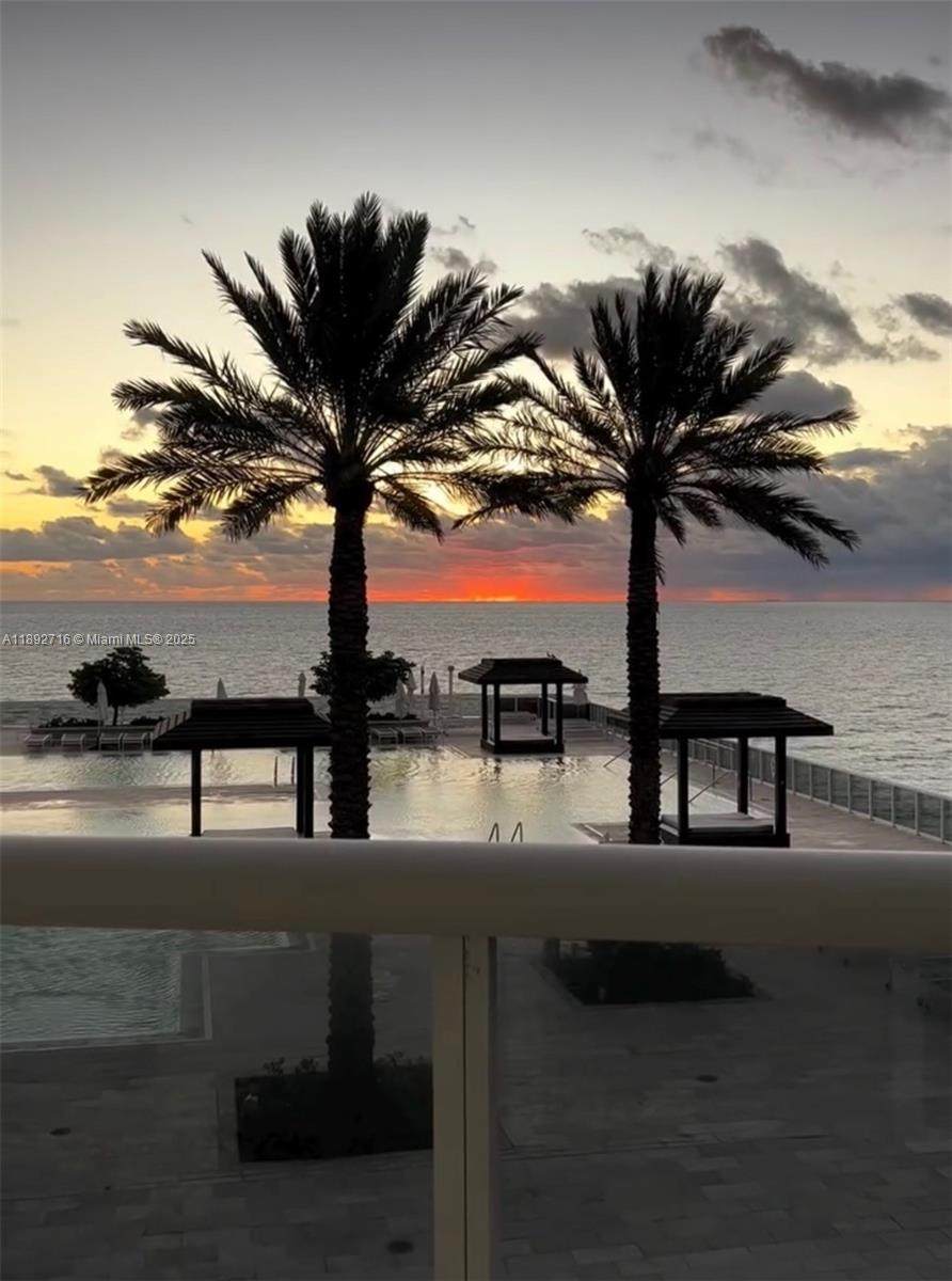 1850 Ocean Dr - Photo 1