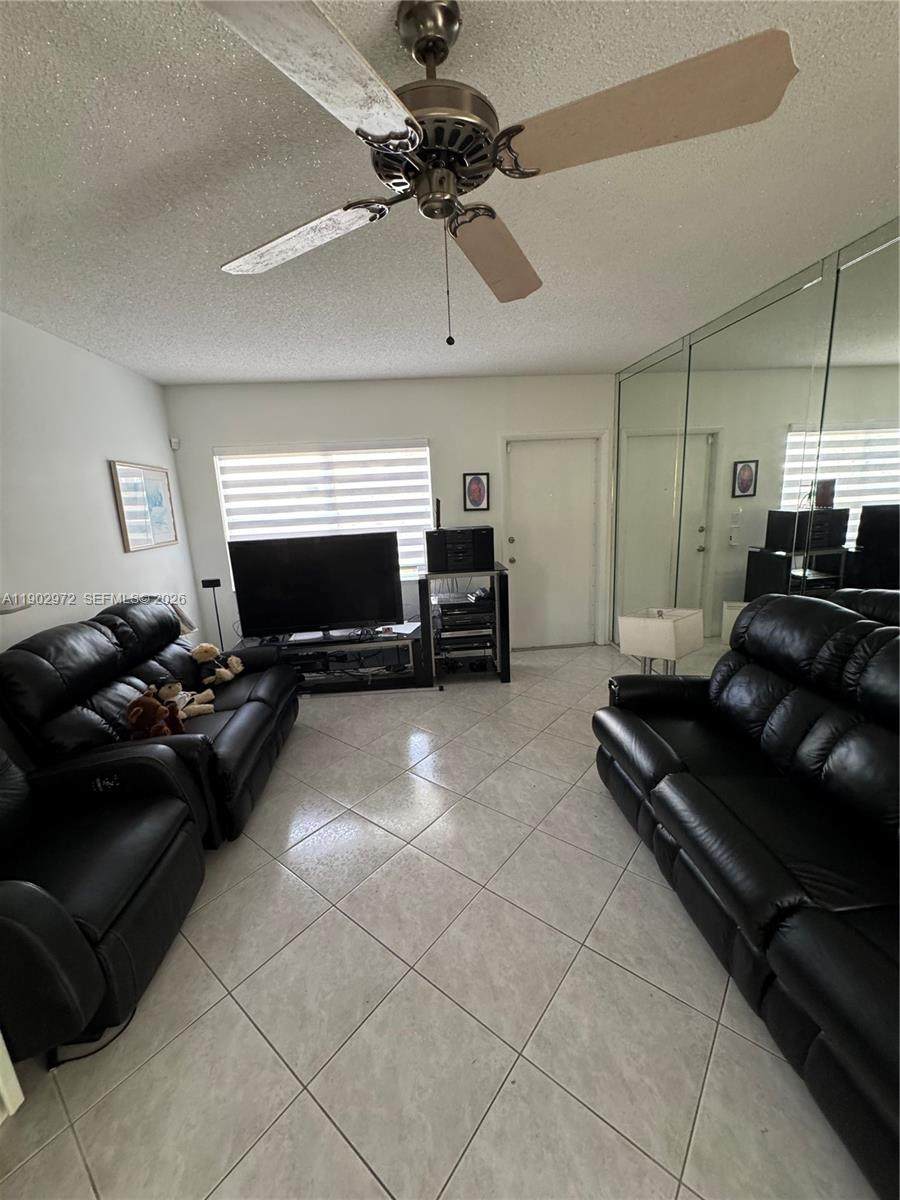 https://bt-photos.global.ssl.fastly.net/miami/orig_boomver_4_A11902972-2.jpg