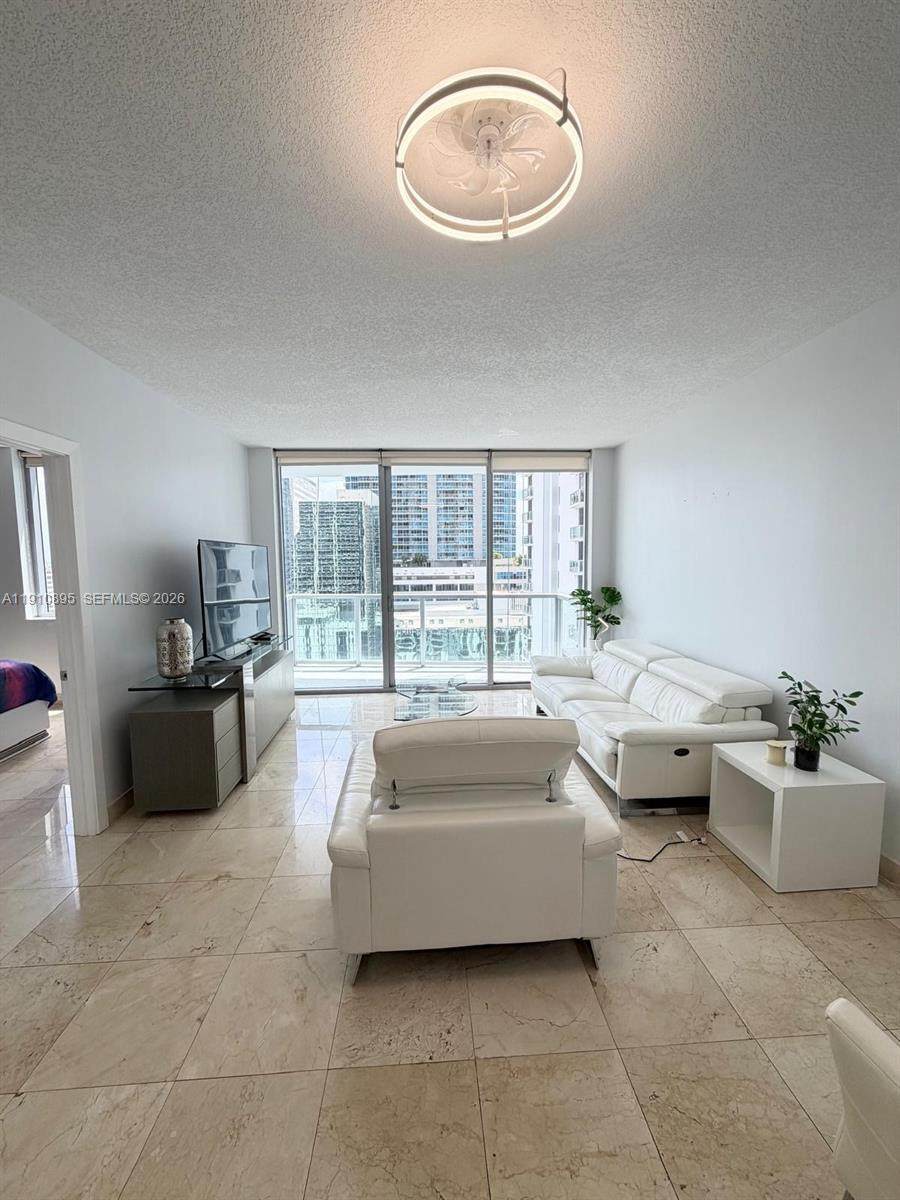 https://bt-photos.global.ssl.fastly.net/miami/orig_boomver_4_A11910895-2.jpg