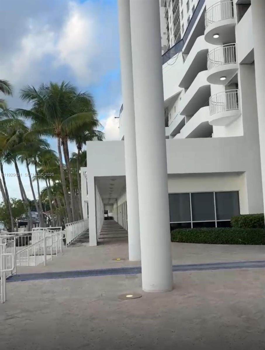 https://bt-photos.global.ssl.fastly.net/miami/1280_boomver_4_A11929631-2.jpg