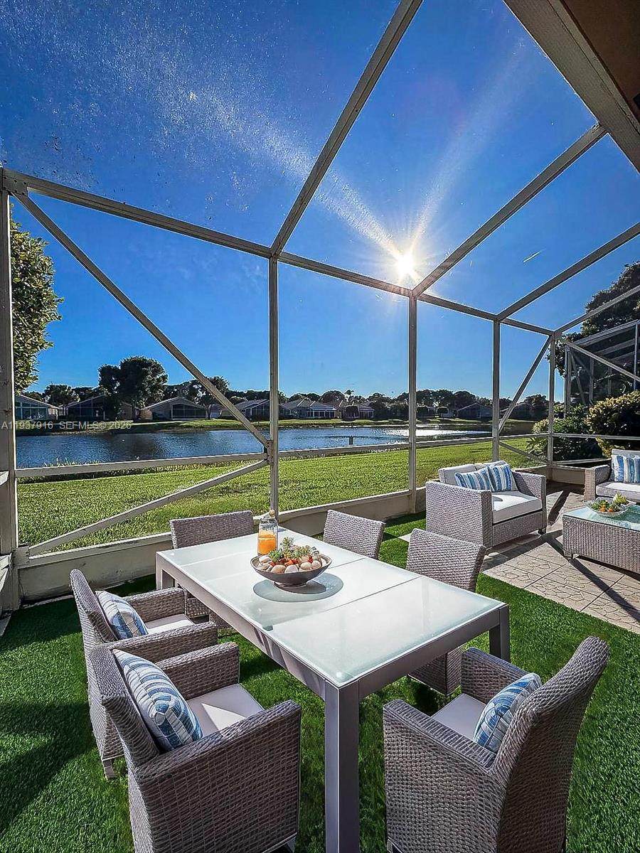 6532 Via Vicenza - Photo 1