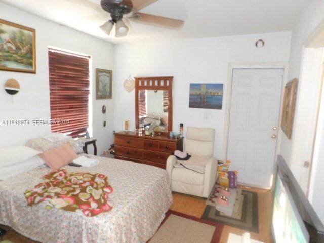 424 72nd St - Photo 1