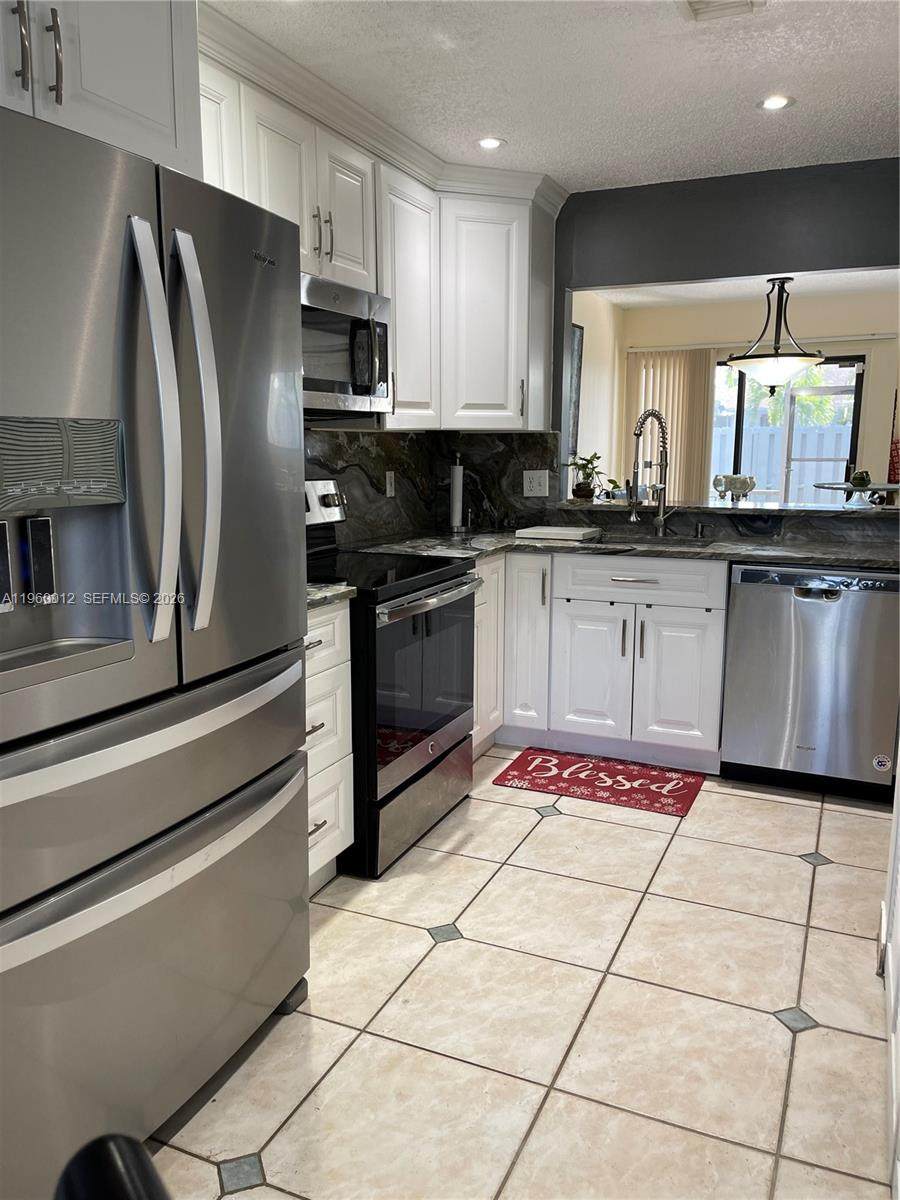 1422 Amanda St - Photo 1