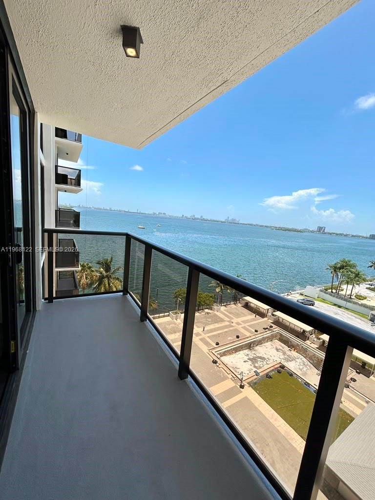 https://bt-photos.global.ssl.fastly.net/miami/orig_boomver_4_A11968122-2.jpg