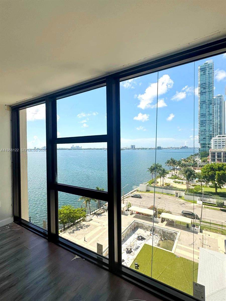 https://bt-photos.global.ssl.fastly.net/miami/orig_boomver_4_A11968122-2.jpg