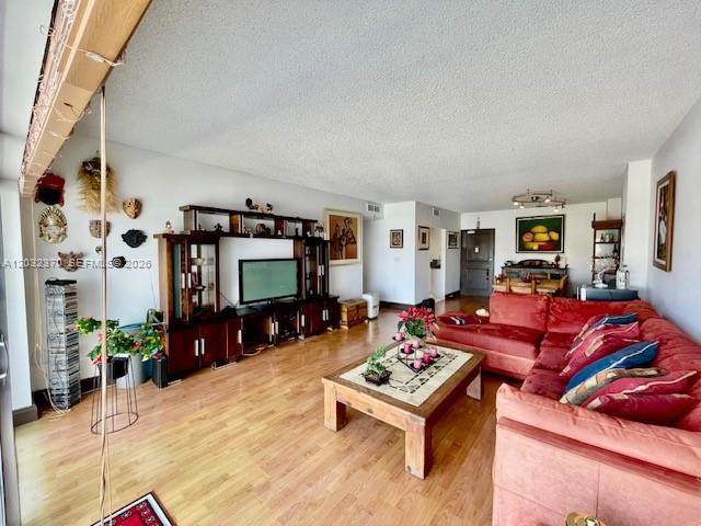 500 Bayview Dr - Photo 1