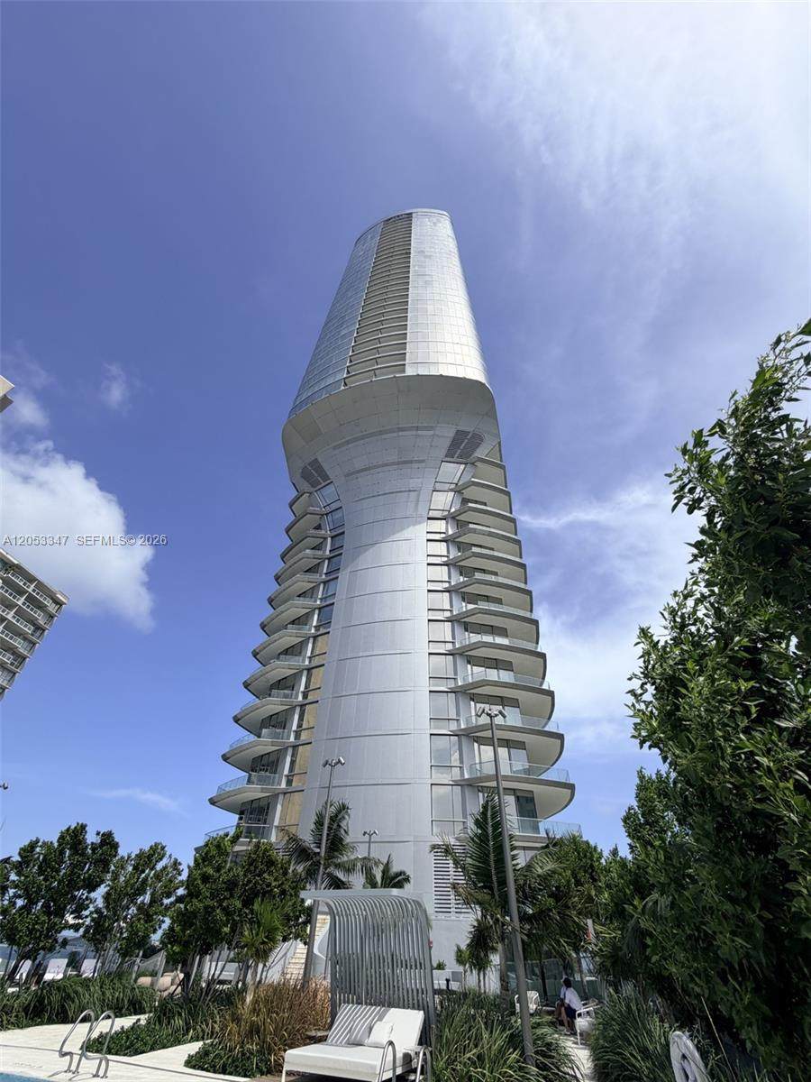 https://bt-photos.global.ssl.fastly.net/miami/orig_boomver_5_A12053347-2.jpg