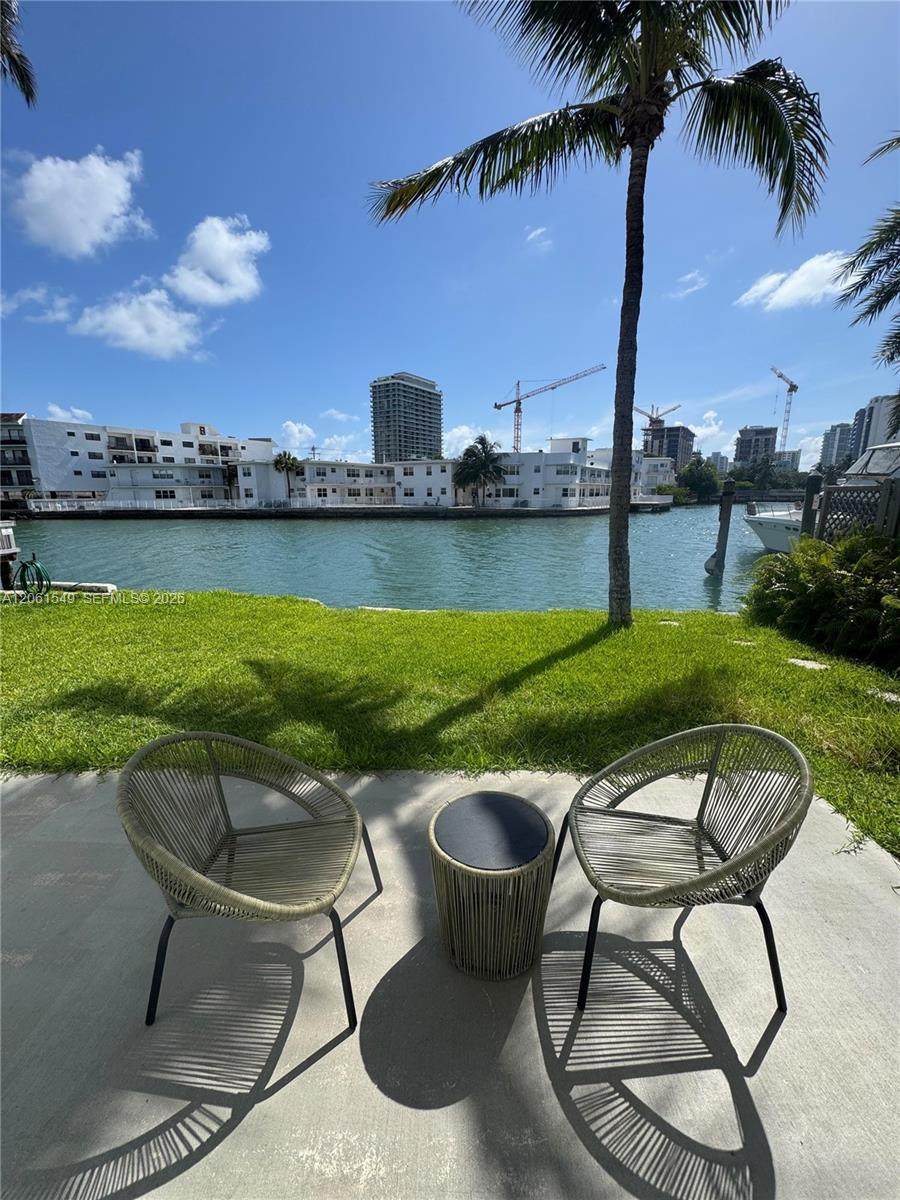 6905 Bay Dr - Photo 1
