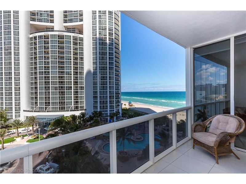 18101 Collins Ave - Photo 1
