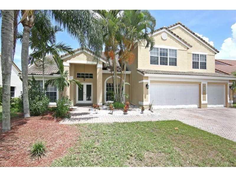 1211 NW 193rd Ave, Pembroke Pines, FL 33029 (MLS #A10165336) :: United Realty Group