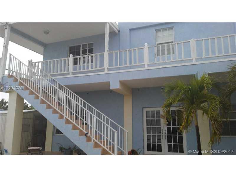 212 Banyan Ln - Photo 1