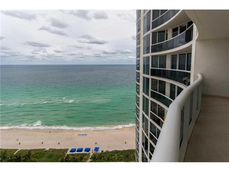 17201 Collins Ave - Photo 1