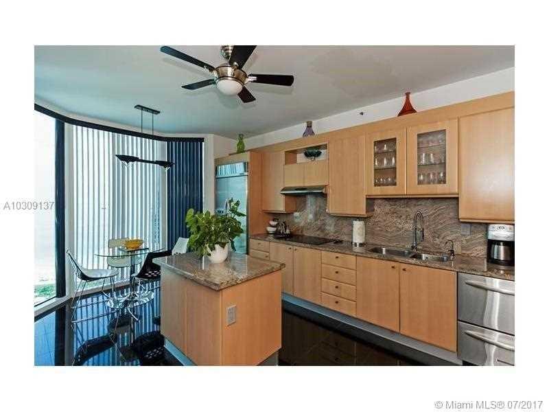 300 Pointe Dr - Photo 1
