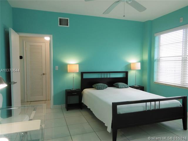 1755 Washington Ave - Photo 1