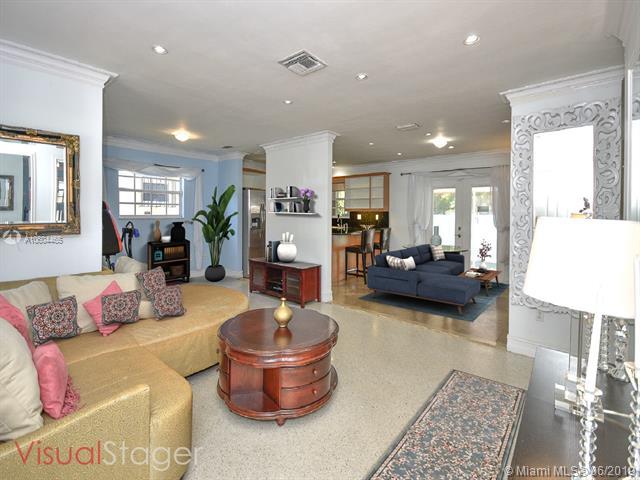 738 70th St - Photo 1
