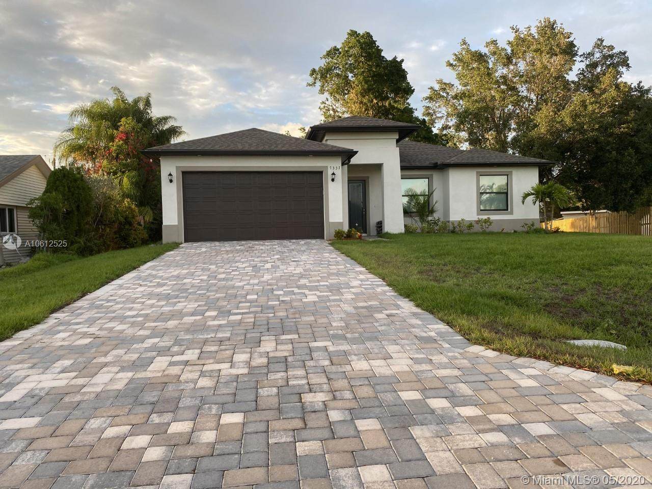 7337 Lobelia Rd - Photo 1