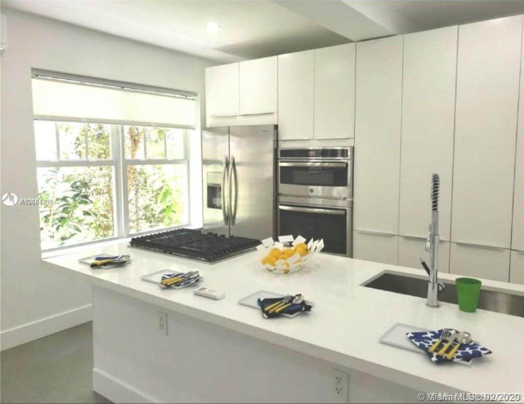 752 Meridian Ave - Photo 1