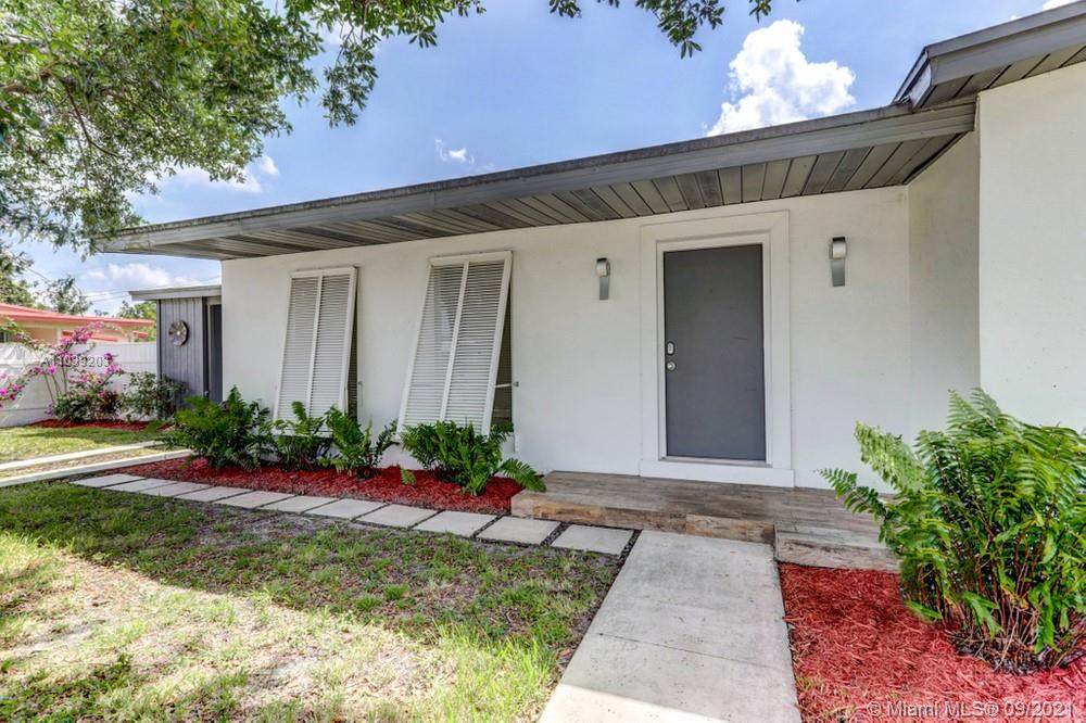 495 Airoso Boulevard - Photo 1