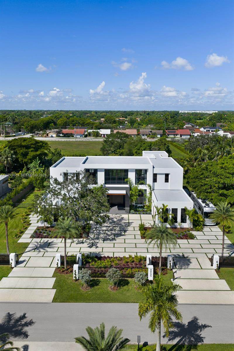 https://bt-photos.global.ssl.fastly.net/miami/1280_boomver_5_A11893614-2.jpg