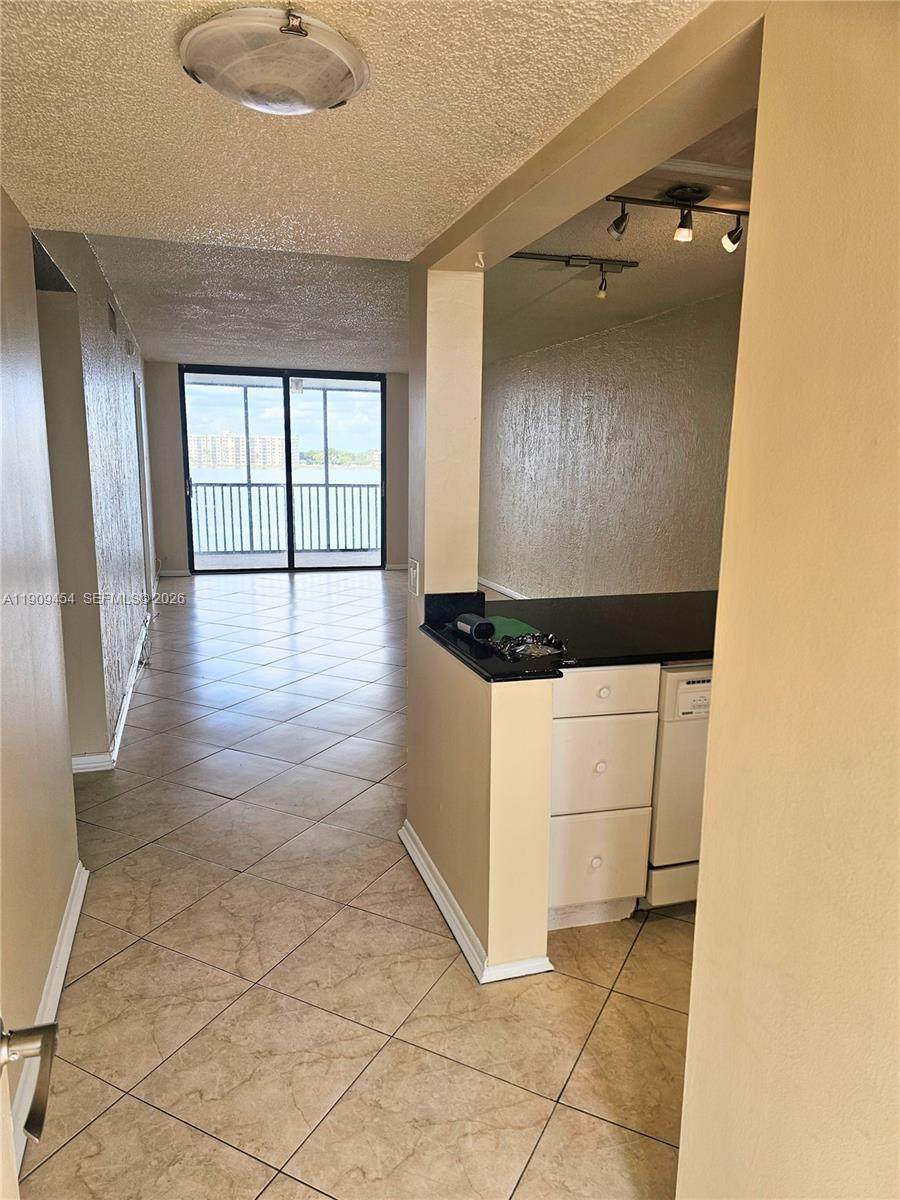 114 Lake Emerald Dr - Photo 1