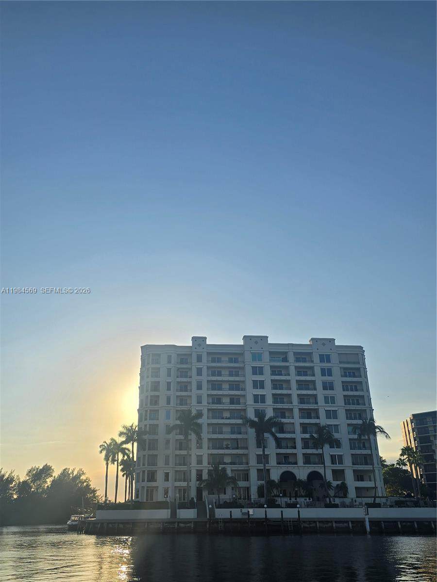 https://bt-photos.global.ssl.fastly.net/miami/orig_boomver_4_A11984569-2.jpg