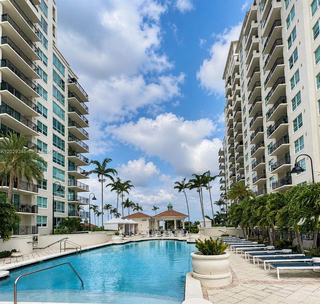 https://bt-photos.global.ssl.fastly.net/miami/orig_boomver_5_A12029345-2.jpg