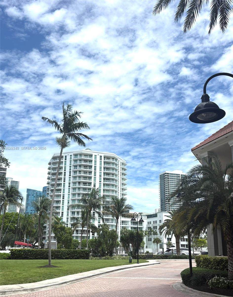 https://bt-photos.global.ssl.fastly.net/miami/orig_boomver_5_A12029345-2.jpg