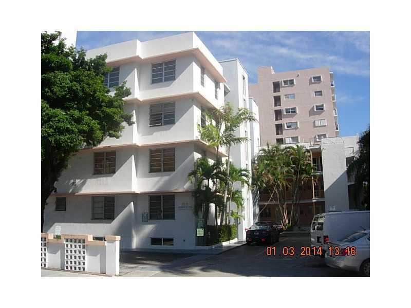 1751 Washington Av - Photo 1
