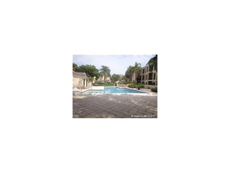 977 Riverside Dr - Photo 1