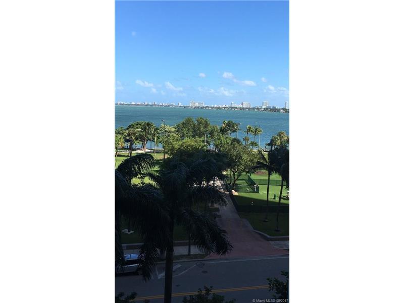 1900 Bayshore Dr - Photo 1