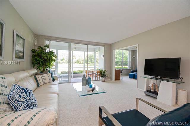 555 Oaks Ln - Photo 1