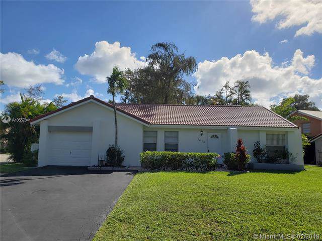 9078 Shadow Wood Blvd - Photo 1