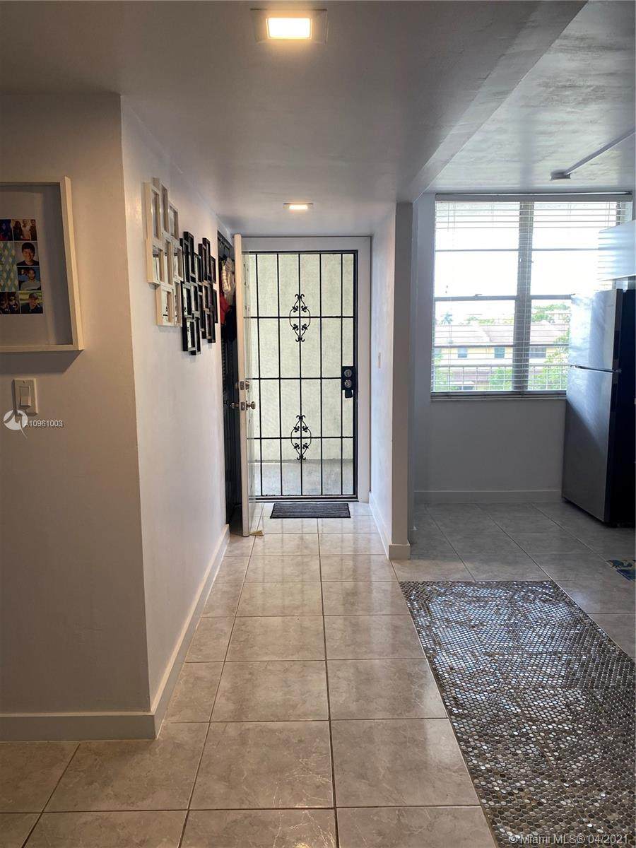 2900 48th Ter - Photo 1