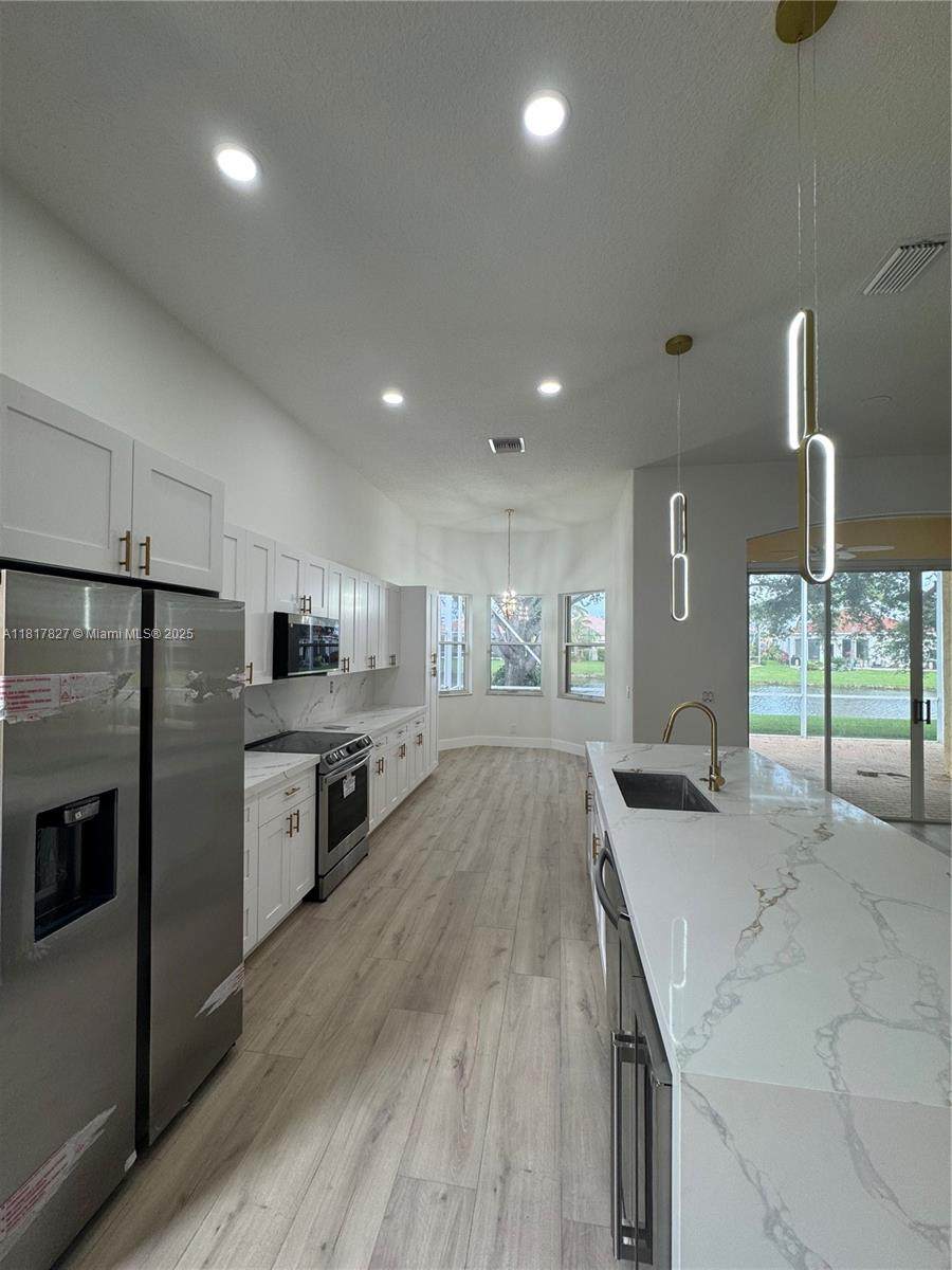 7020 Demedici Cir - Photo 1