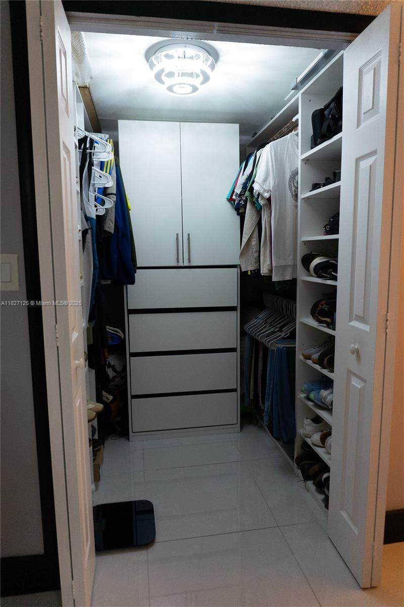 https://bt-photos.global.ssl.fastly.net/miami/orig_boomver_3_A11827125-2.jpg