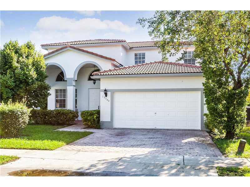 13300 SW 52nd Ct, Miramar, FL 33027 (MLS #A10168246) :: United Realty Group