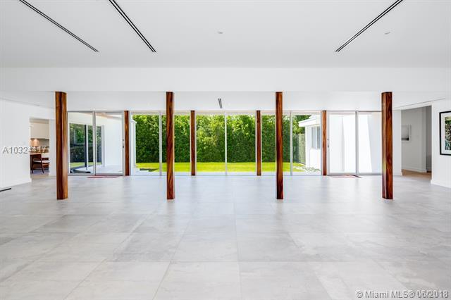 1 La Gorce Cir - Photo 1