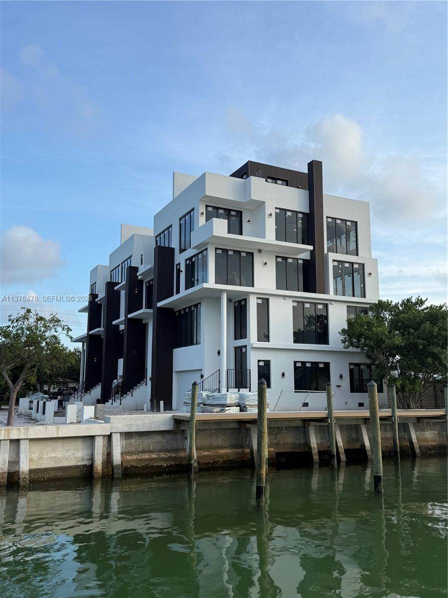 https://bt-photos.global.ssl.fastly.net/miami/orig_boomver_7_A11378478-2.jpg