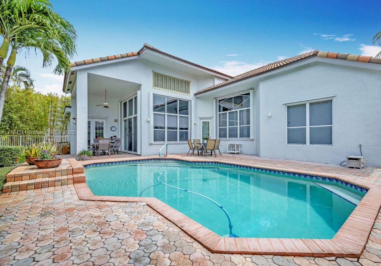 https://bt-photos.global.ssl.fastly.net/miami/1280_boomver_7_A11794311-2.jpg