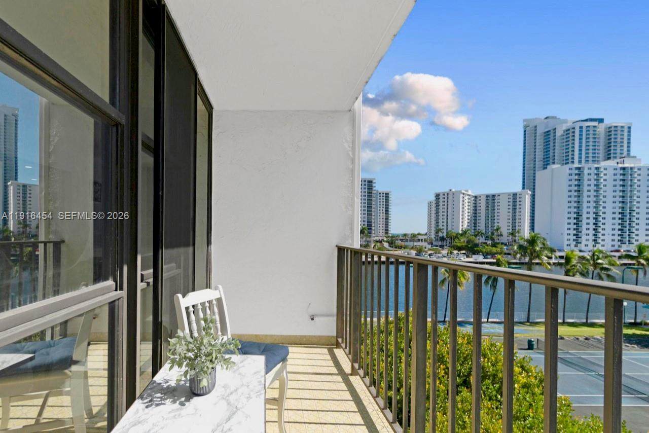https://bt-photos.global.ssl.fastly.net/miami/orig_boomver_7_A11916454-2.jpg