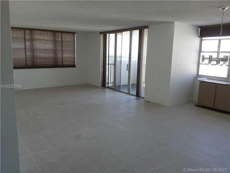 2750 183 ST - Photo 1
