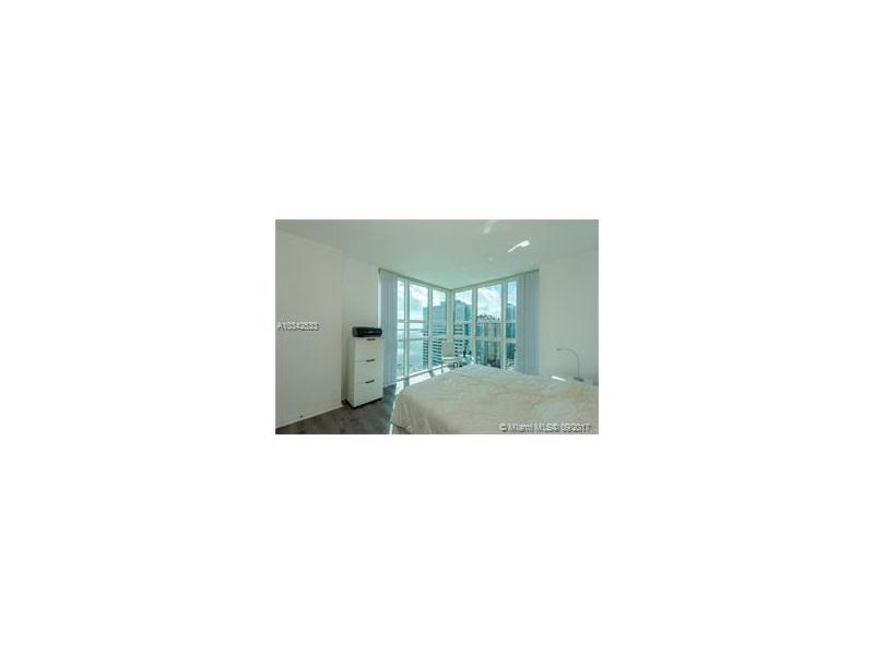 950 Brickell Bay Dr - Photo 1