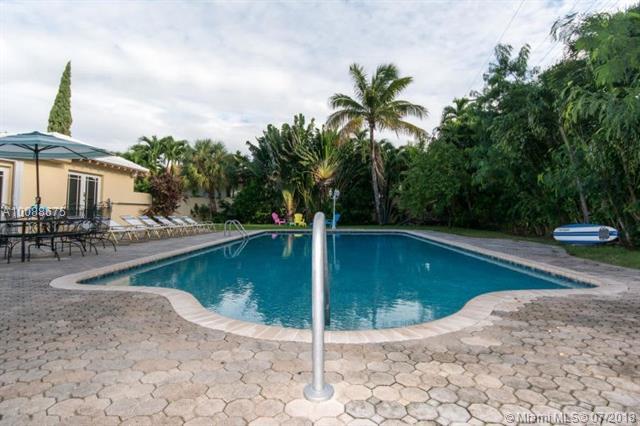 1512 Seabreeze Blvd - Photo 1