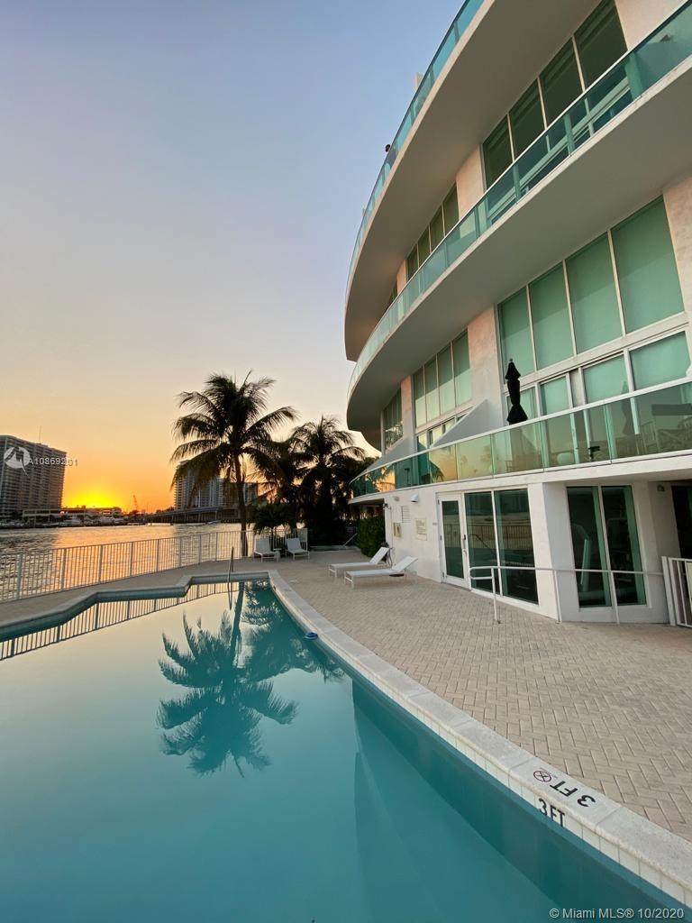 2000 Bay Dr - Photo 1