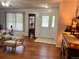 320 Roller Way - Photo 4