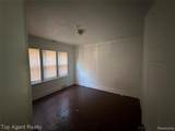 19479 Spencer Street - Photo 7